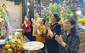 Trung ương Hội Khuyến học Việt Nam dâng hương tưởng nhớ các vua Hùng và trao học bổng tại Phú Thọ