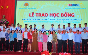 Tiền Giang: Trao học bổng cho 203 sinh viên, học sinh có hoàn cảnh đặc biệt khó khăn