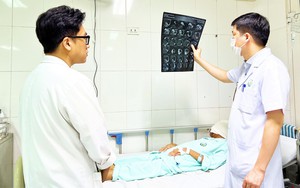 Phẫu thuật lấy khối u 9kg trong bụng, cứu bé gái 14 tuổi ở Lào Cai - Ảnh 3.