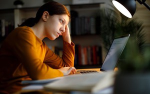 &Aacute;p lực thi cử: Học sinh c&oacute; thật sự hạnh ph&uacute;c khi bước v&agrave;o m&ugrave;a thi? - Ảnh 5.