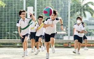 Các trường học Singapore nới lỏng quy định về đồng phục học sinh vì thời tiết nắng nóng kỷ lục