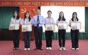 Hội Khuyến học tỉnh Quảng Bình trao thưởng 28 học sinh giỏi đạt giải quốc gia