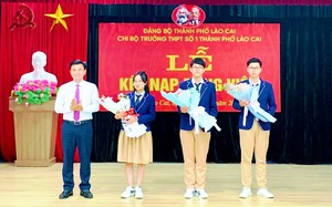 Lào Cai: Kết nạp Đảng 3 học sinh ưu tú Trường Trung học phổ thông số 1