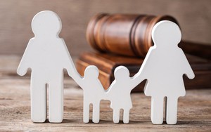 Xử phạt 7,5 triệu đồng người đ&agrave;n &ocirc;ng say rượu h&agrave;nh hung vợ - Ảnh 6.