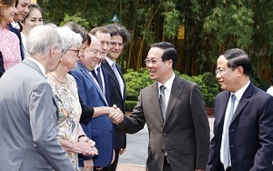 Chủ tịch nước gặp gỡ các nhà khoa học dự Hội nghị khoa học quốc tế tại Việt Nam