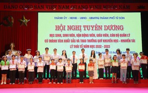 Bắc Ninh: Gần 1 tỉ đồng khen thưởng học sinh, sinh viên, vận động viên, giáo viên đạt thành tích cao, năm học 2022-2023