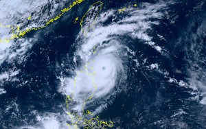 Siêu bão Saola hướng tới Hồng Kông và tỉnh Quảng Đông, Trung Quốc đưa ra cảnh báo bão cao nhất