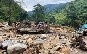 Lào Cai: Lũ ống bất ngờ trong đêm làm 7 người chết và mất tích