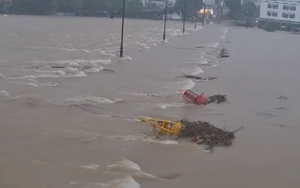 Lào Cai cho học sinh xã Tả Van nghỉ học tránh lũ quét, sạt lở đất - Ảnh 8.