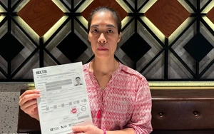 Ba ch&aacute;u b&eacute; được trao Giấy khai sinh để đi học ở x&atilde; v&ugrave;ng cao Dền S&aacute;ng - Ảnh 6.