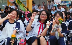 Đừng chỉ cấm công khai điểm, hãy thay đổi cả cách nhìn về điểm số - Ảnh 2.