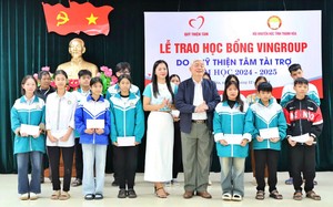 Hội Khuyến học tỉnh Thanh Hoá nhận cờ thi đua của Chính phủ cho công tác khuyến học xuất sắc - Ảnh 3.