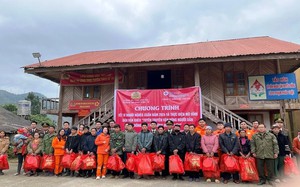 Đoàn thanh niên Điện lực Lào Cai tặng quà Tết hộ nghèo ở Sa Pa
