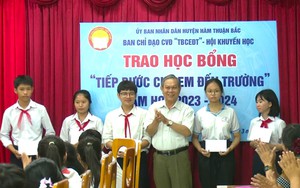 Bình Thuận: Trao 80 suất học bổng “Tiếp bước cho em đến trường” tặng học sinh có hoàn cảnh khó khăn