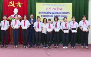 Trao tặng 92 suất học bổng Allen Nelson cho học sinh nghèo hiếu học