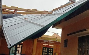 Sụt hố sâu 4m trên mặt đường liên xã, gây cách tắc giao thông ở Lào Cai - Ảnh 5.