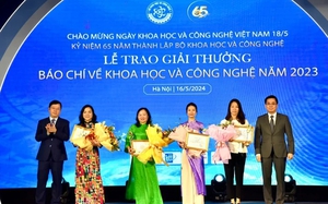 Trao giải báo chí về Phát triển văn hóa và xây dựng người Hà Nội thanh lịch, văn minh lần thứ VII - Ảnh 9.