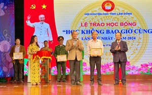 Lâm Đồng trao học bổng 