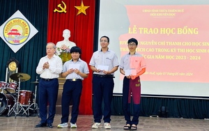 Tặng quà và xe đạp cho học sinh hoàn cảnh khó khăn trong ngày lễ Quốc khánh - Ảnh 2.