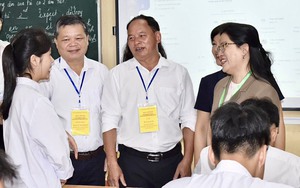 Thứ trưởng Bộ Giáo dục và Đào tạo kiểm tra chuẩn bị thi tốt nghiệp trung học phổ thông tại Yên Bái