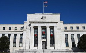 FED giữ nguyên lãi suất, lo ngại rủi ro kinh tế gia tăng - Ảnh 3.