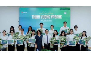 VPBank trao 1 tỷ đồng học bổng cho sinh viên tài năng