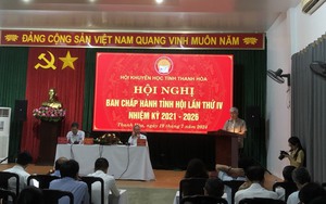 Sinh viên Nga tặng quà cho học sinh miền núi Thanh Hóa - Ảnh 2.