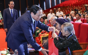 Tổng Bí thư Tô Lâm: "Người có công với cách mạng là tài sản quý báu của dân tộc" - Ảnh 8.