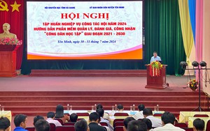 Hội Khuyến học tỉnh Hà Giang trao học bổng cho học sinh có hoàn cảnh khó khăn huyện Đồng Văn - Ảnh 4.