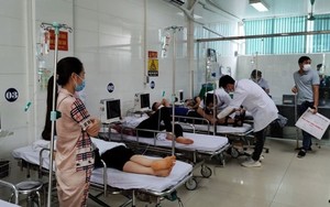 Lào Cai: Đang làm rõ nguyên nhân 50 sinh viên, học sinh nhập viện do rối loạn tiêu hóa, nghi ngộ độc thực phẩm - Ảnh 9.