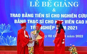 Khẩn trương thu hồi văn bằng đã cấp cho ông Vương Tấn Việt (Thích Chân Quang) - Ảnh 2.