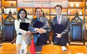 Quảng Trị trao 100 suất học bổng cho học sinh vượt khó, hiếu học - Ảnh 4.