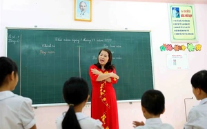 Bộ Giáo dục và Đào tạo trả lời về chi trả phụ cấp cho tiết sinh hoạt lớp, sinh hoạt dưới cờ - Ảnh 4.