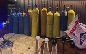 Triệt phá đường dây buôn bán khí cười từ đầu năm 2025 thu bất chính hơn 100 tỷ  - Ảnh 3.