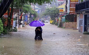 Bão lũ làm 10 giáo viên, học sinh thiệt mạng và mất tích  - Ảnh 10.