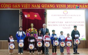 Tết khuyến học Xuân Ất Tỵ tại huyện Thạch Thành (Thanh Hóa) - Ảnh 2.