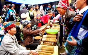 Rộn r&atilde; phi&ecirc;n chợ cuối năm ở v&ugrave;ng cao L&agrave;o Cai - Ảnh 27.