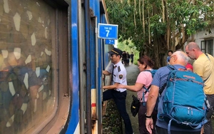 Thủ tướng: Khẩn trương triển khai gói hỗ trợ đồng bào bị thiệt hại do bão, mưa lũ - Ảnh 3.