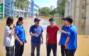 Thầy trò Trường Cao đẳng FPT Polytechnic sửa chữa miễn phí đồ điện tử giúp người dân vùng lũ Thái Nguyên- Ảnh 10.