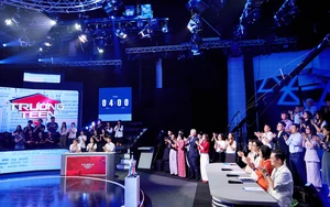 May Academy trao gần 100 triệu đồng quà hỗ trợ học sinh vùng lũ Thanh Hóa- Ảnh 4.