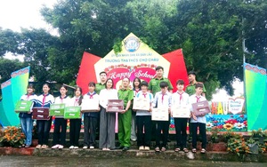 Trao tặng 15 tấn gạo cho người dân vùng cao Lào Cai bị thiệt hai do bão số 10- Ảnh 5.