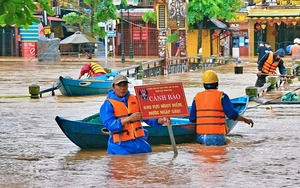 Lũ tại Trung Bộ vượt mức kỷ lục; Đà Nẵng, Huế, Quảng Ngãi tiếp tục mưa to đêm 30/10 - Ảnh 9.