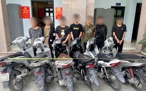 Công an triệu tập nhóm thanh thiếu niên "bốc đầu xe" livestream trên mạng - Ảnh 4.