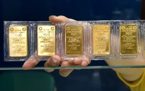 Giá vàng ngày 13/11 tăng mạnh gần 2 triệu đồng/lượng - Ảnh 2.