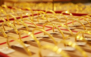 Giá vàng ngày 14/11 lao dốc giảm 1,4 triệu đồng mỗi lượng - Ảnh 2.