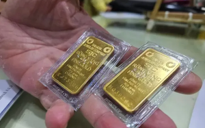 Giá vàng ngày 17/11 tiếp tục giữ mức 151 triệu đồng/lượng- Ảnh 2.