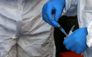 Bộ Y tế bổ sung 12 bệnh vào danh mục bệnh truyền nhiễm nhóm A, B - Ảnh 2.