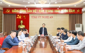 Lật thuyền đánh cá hai vợ chồng trên sông Lam, chồng mất tích - Ảnh 3.