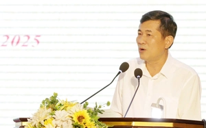 Chủ tịch Nghệ An chỉ đạo "nóng" thi viết tự luận tuyển viên chức giáo viên - Ảnh 4.