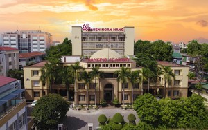 Điểm Toán, Tiếng Anh quá thấp, học bạ lại làm "phao cứu sinh" tốt nghiệp - Ảnh 2.
